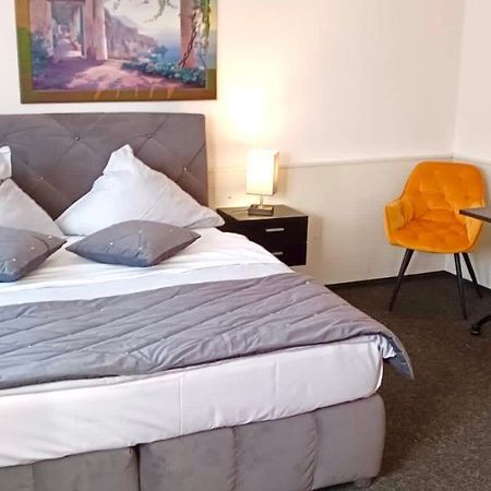 Dua Hotel Wennigsen Extérieur photo