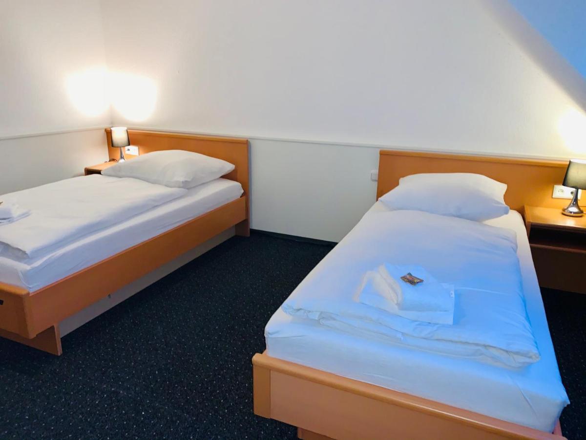 Dua Hotel Wennigsen Extérieur photo