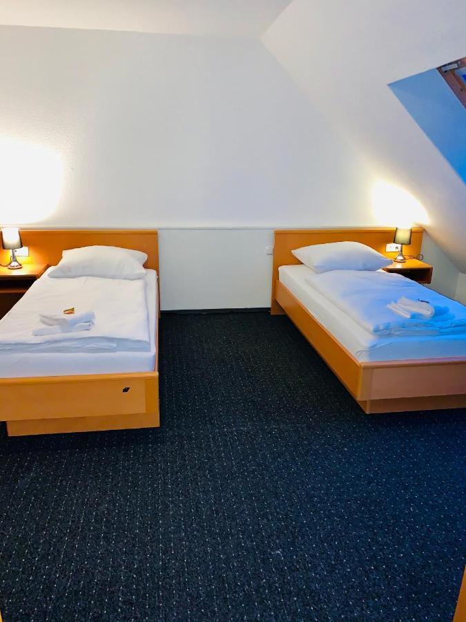 Dua Hotel Wennigsen Extérieur photo