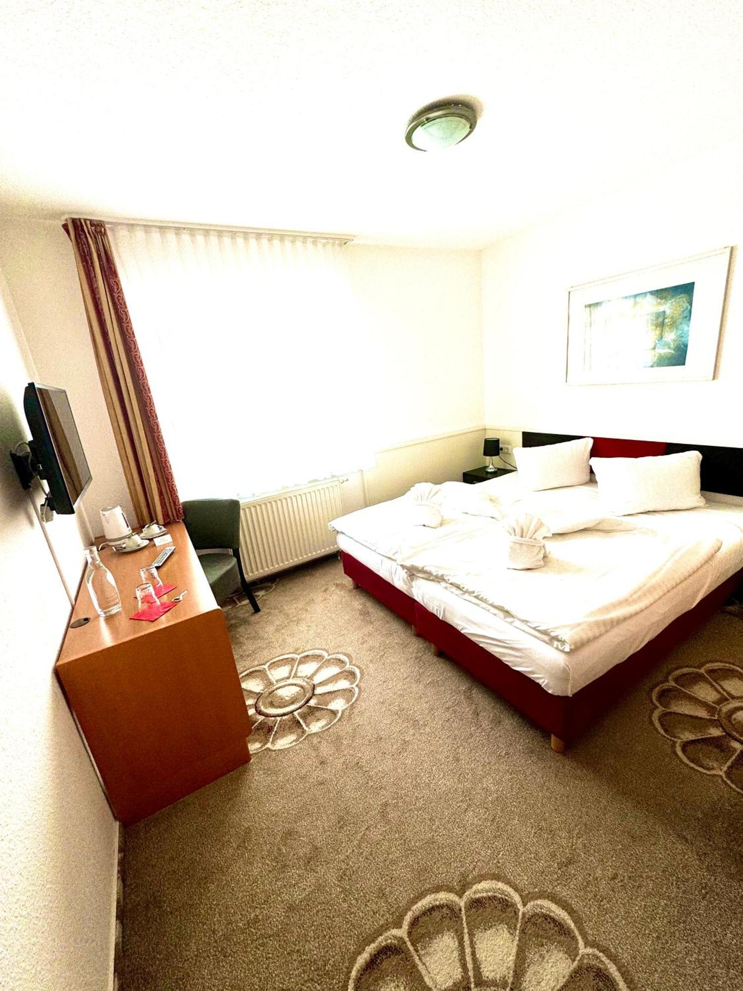 Dua Hotel Wennigsen Extérieur photo