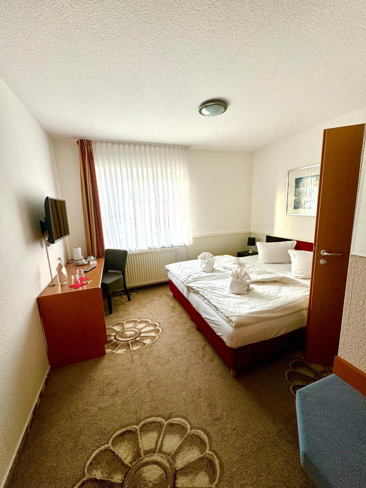 Dua Hotel Wennigsen Extérieur photo