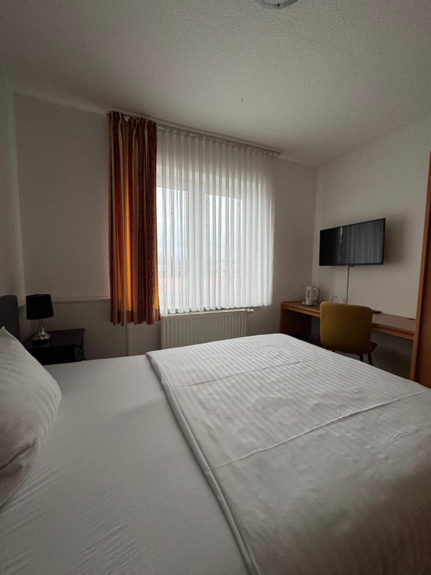 Dua Hotel Wennigsen Extérieur photo