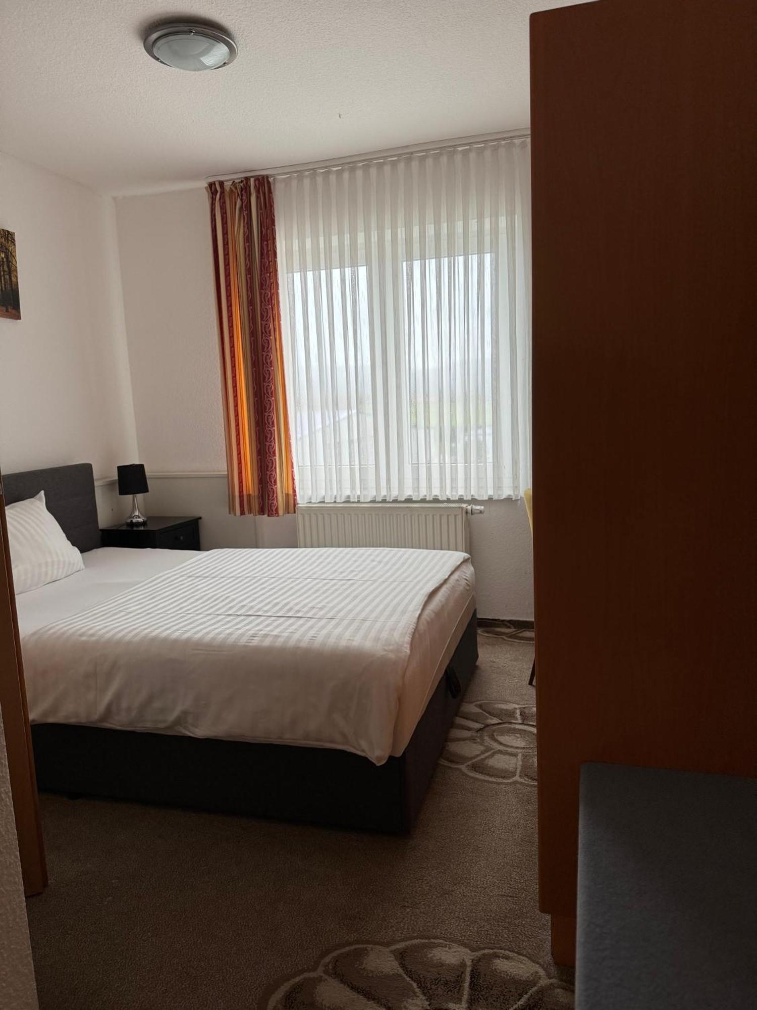 Dua Hotel Wennigsen Extérieur photo